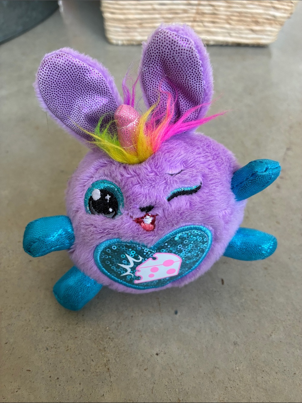 Zuru Rainbocorn Rainbowcorn sparkle hearts  Plush Toy with Rainbow Hair